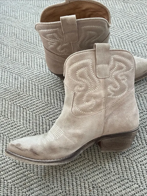 Ovyé by Cristina Lucchi sand suede texan ankle boots. - Image 7