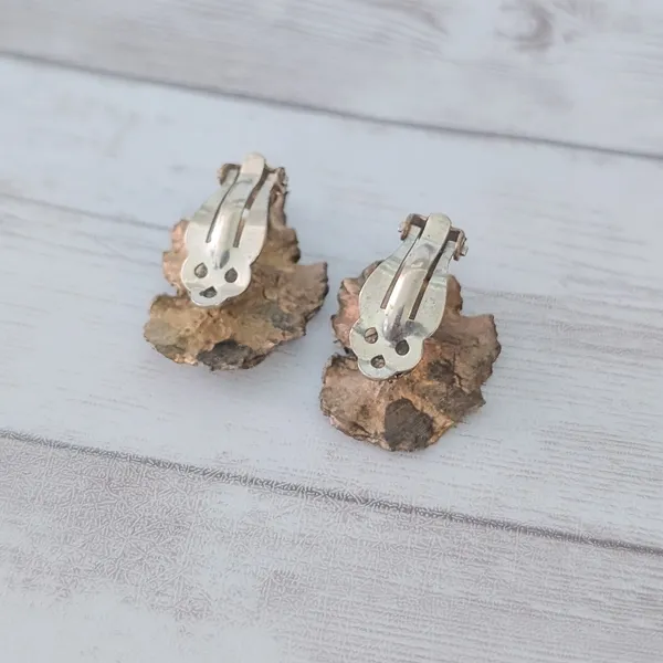 Vintage Clip On Earrings 1 & 1/8" Fall Tones Leaf Like - Tarnished? - Image 6