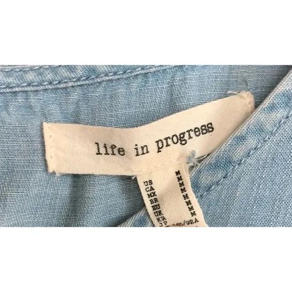Life in Progress Shift Dress Women Medium Chambray Raw Hem Beachy Light Wash - Image 5