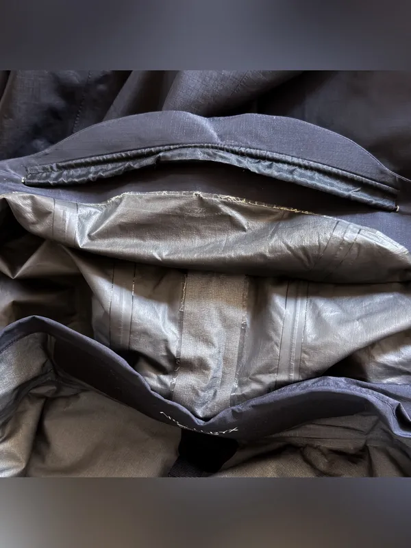 Arc’teryx Theta SL Gore-Tex Stow Hood Purple Black Medium GUC - Image 11