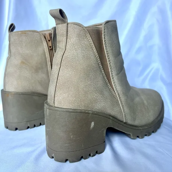 Dirty Laundry Tan Chunky Lug Ankle Boots - Image 5