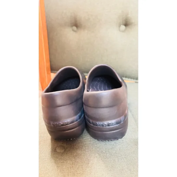 Crocs Neria Pro II slip in black cheetah loafers comfort waterproof clogs sz 6 - Image 4