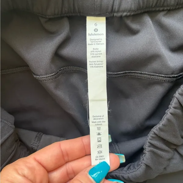 Lululemon On‎ The Fly Crop 23” black Pants 6 athleisure yoga workout streetwear - Image 6