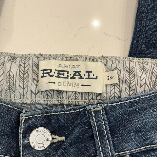 Ariat Arrow Fit Mid Rise Shayla Boot Cut Jean size 28R - Image 6