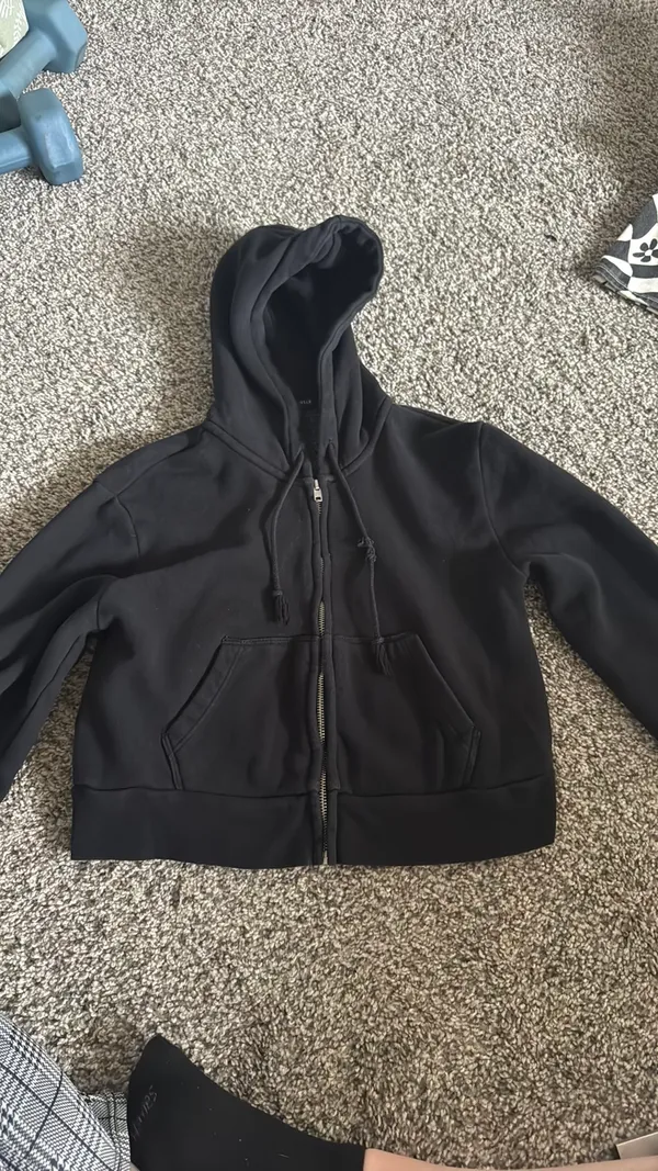 Brandy Melville Cropped Hoodie - Image 7