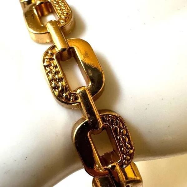 Gold tone link hinged bracelet - Image 8