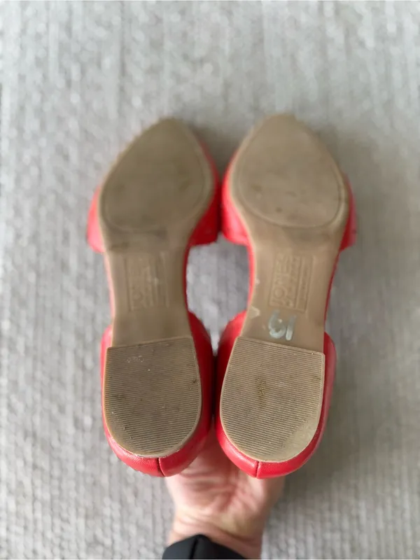 Jones New York Red Perforated Leather Pointed Toe Flats Size 6 - Image 3