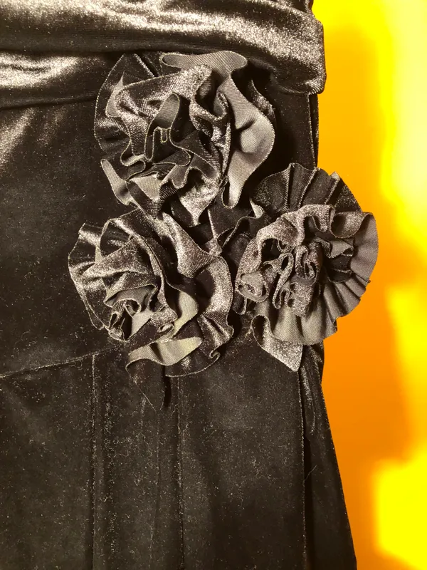 Beautiful new velour skirt. Size M. $45. - Image 3