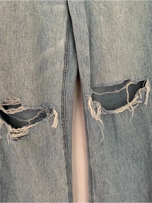 American Eagle Ripped Straight Leg Jeans - Image 5