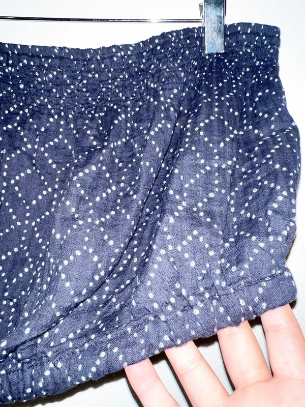 Universal Thread blue and white geometric pattern cropped bandeau tube top - Image 4