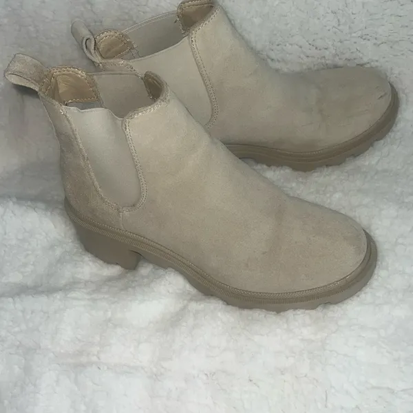 Steve Madden‎ Cream Ankle Booties with Suede Texture - Image 5