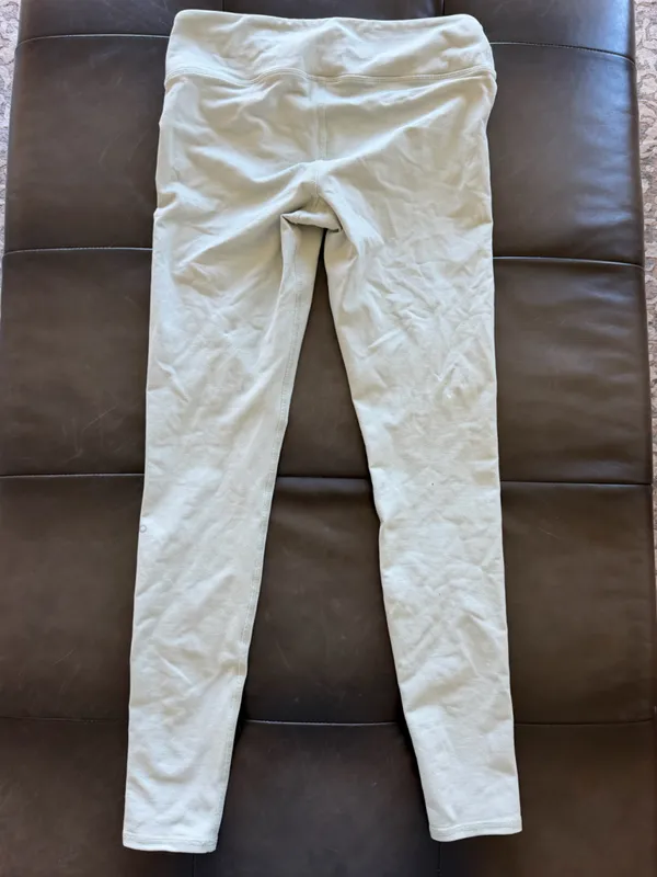 Alo Yoga Light Mint Green Leggings Size M - Image 2