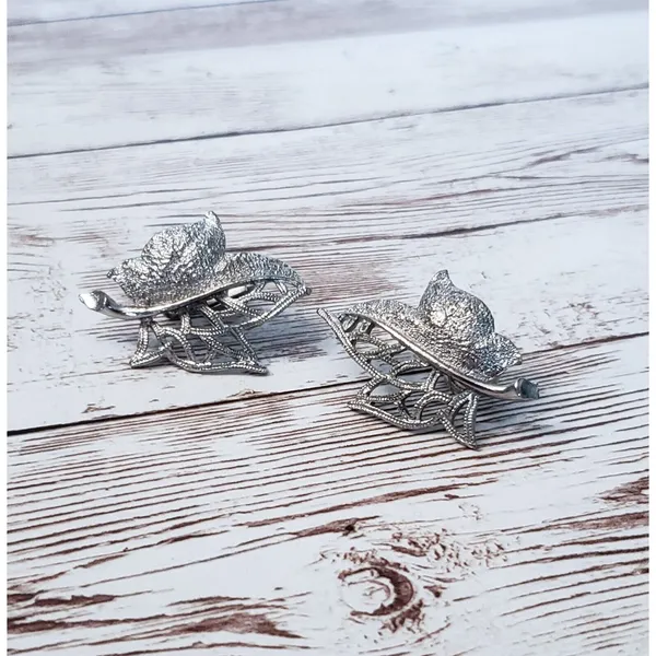 Vintage Clip On Earrings Silver Tone Ornate Flower 1.25" - Image 2