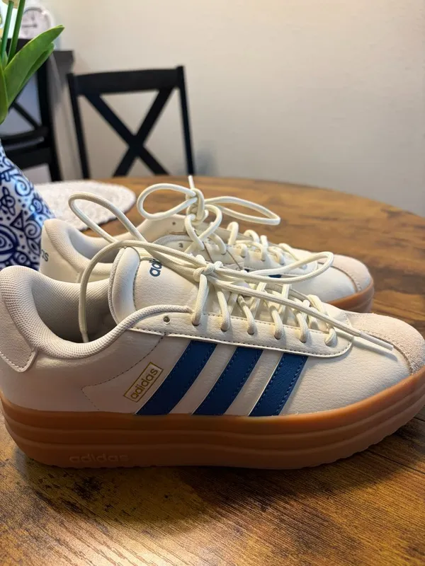 NWT Adidas Platform Sneakers White/Blue/Gum Sole Size 7.5 in Box - Image 7