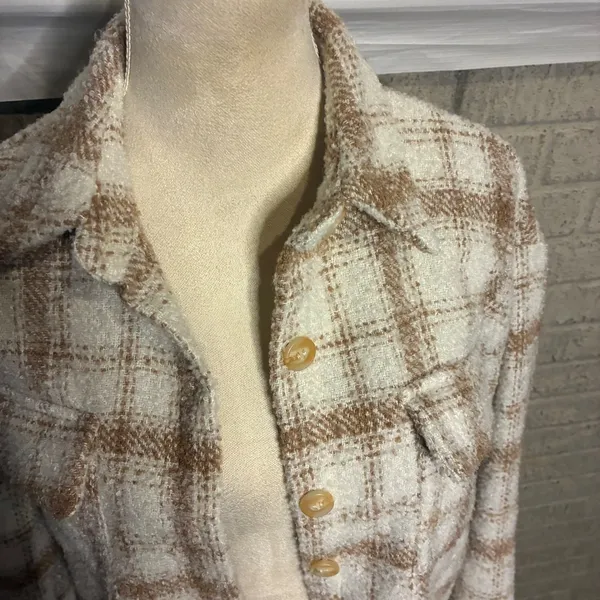 Goodnight Macaroon Tan Cream Plaid Boucle Shacket Shirt Jacket Women‎ Large - Image 3