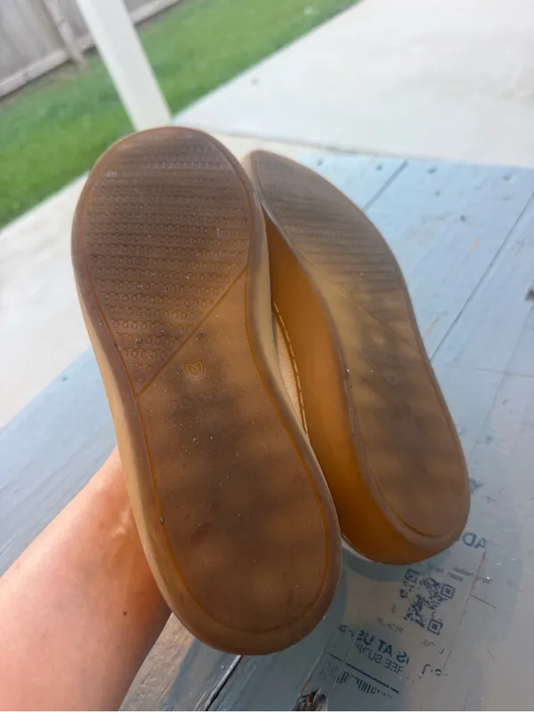 Rothy’s Woman Slip-On Canvas Shoes in Beige with Gum Sole - Image 7