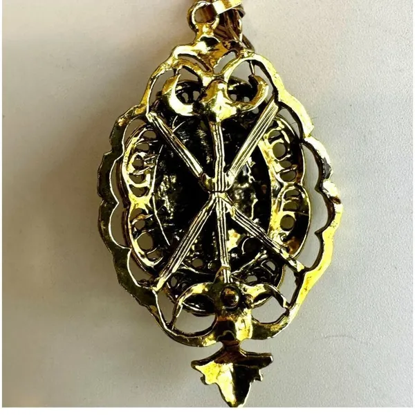 Gold tone faux pearl red Victorian pendant necklace - Image 5