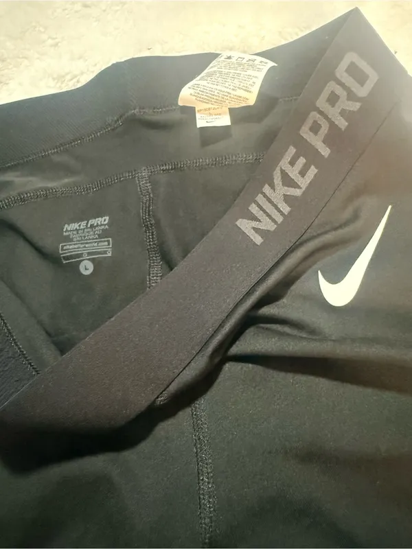 Nike Black Girls' Capri Leggings with White Swoosh - Image 5