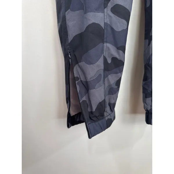 Old Navy Active StretchTech Camo Joggers‎ Grey Charcoal Medium Zipper Pockets - Image 7