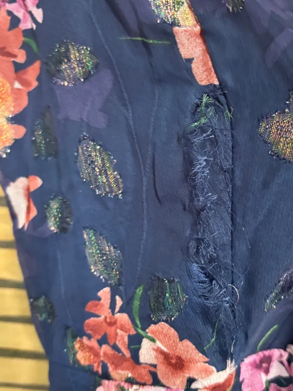 Emerald Sundae Navy Floral maxi dress size large - Image 4
