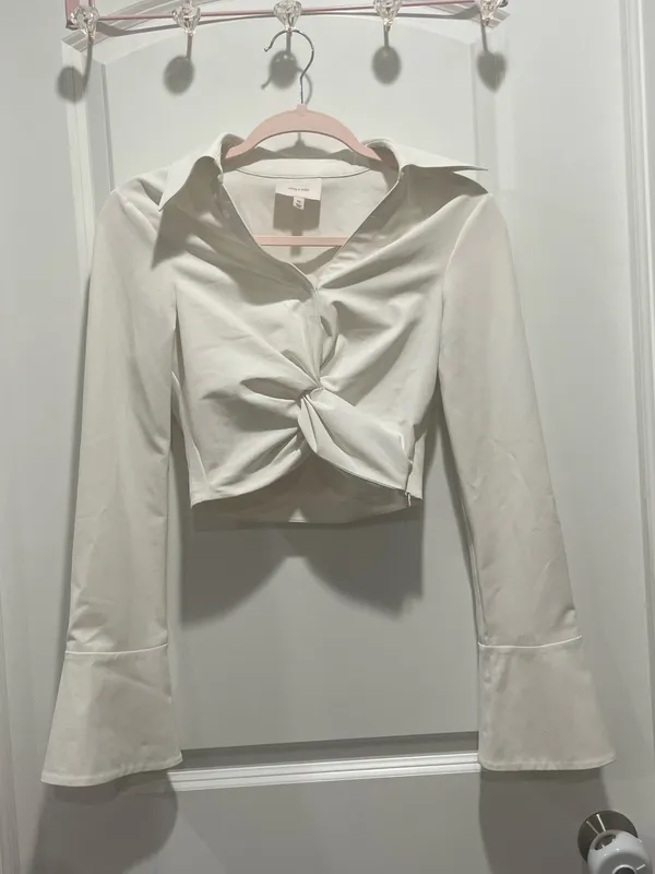 Cinq a Sept Cropped McKenna Twist Front Top Size XS in Ivory - Image 5