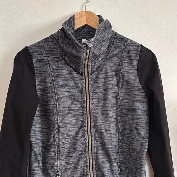 Lululemon Daily Yoga Jacket EUC - Image 2
