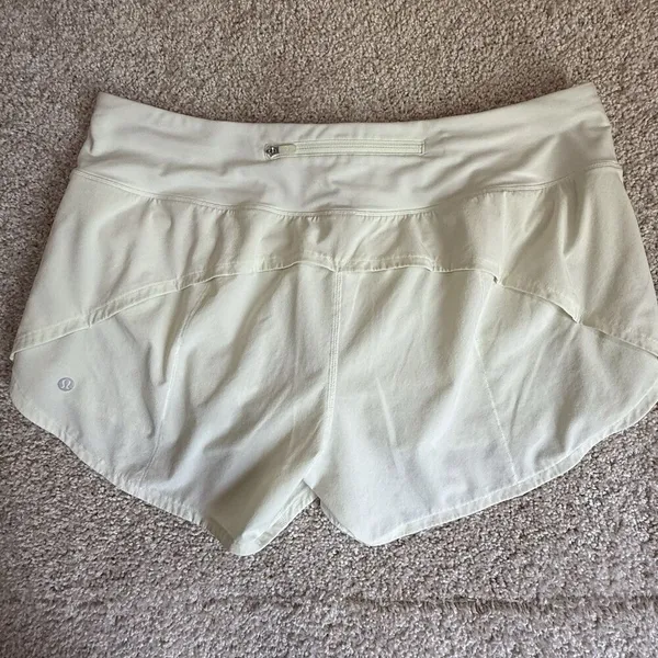 Lululemon Women’s Speed Up Short Light Green Size 14 Athletic Gym Yoga Run - Image 6