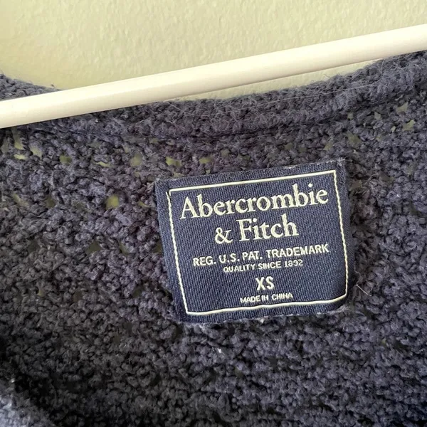 Abercrombie&Fitch blue knit v-neck long sleeved casual sweater winter navy blue‎ - Image 3
