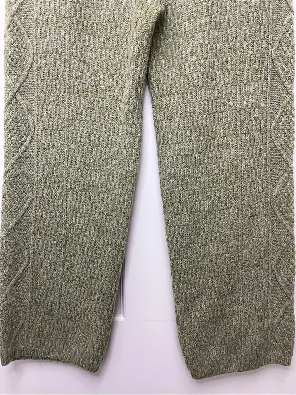 Universal Threads Olive Green Wide Leg Cable Knit Pants - Size Medium - Image 4