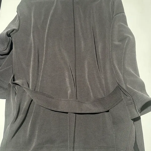 Lululemon NWT Ribbed Softstreme Belted  Wrap size 12 - Image 5