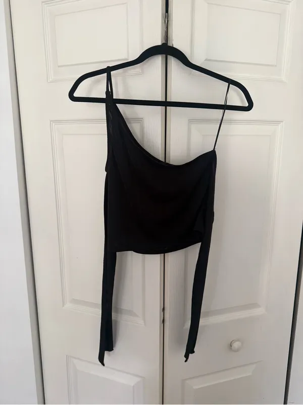 Urban Outfitters Black Long Sleeve One Shoulder Cold Shoulder Top Size Large - Image 7
