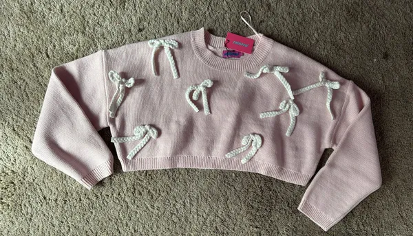 Cropped Pink Sweater - Image 3