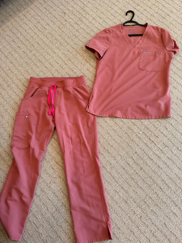 FIGS Pink  Scrubs - Image 4