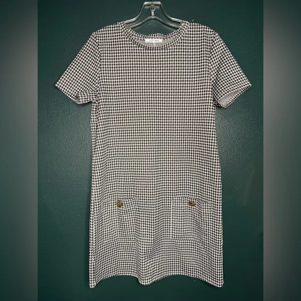 Zara Black and White Houndstooth Short Sleeves Front Pockets Sheath Dress - Image 3