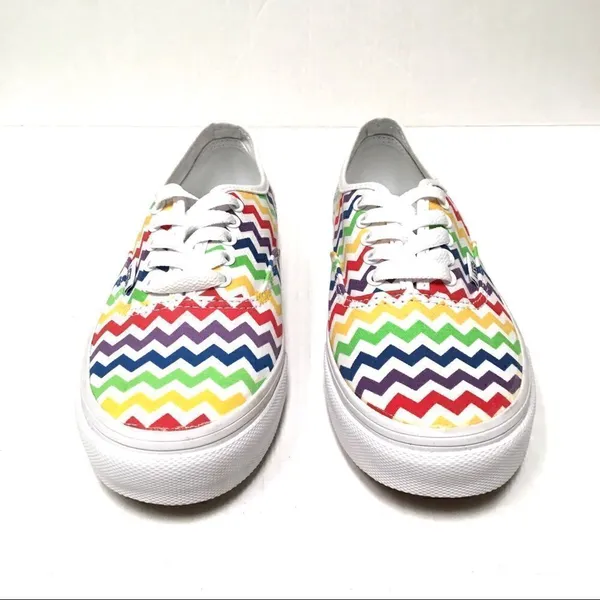 NWOT Vans rainbow chevron print sneakers 6.5‎ - Image 4