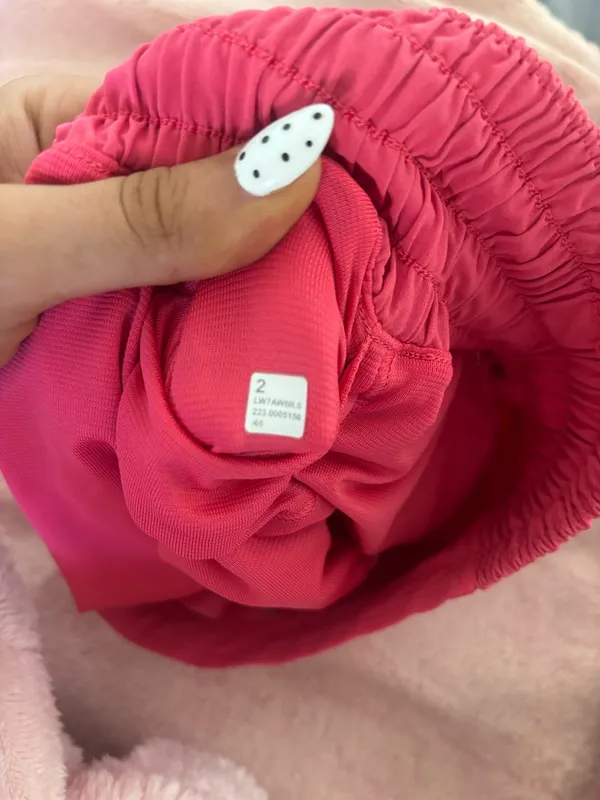 Lululemon Hotty Hot 2.5" pink - Image 3