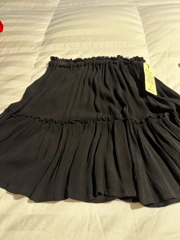 New black Elan flowy mini skirt - Image 3