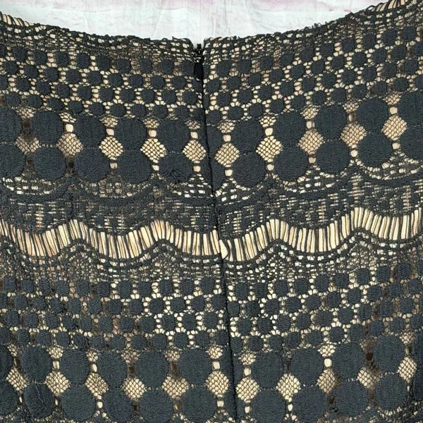 Jessica Howard Black Lace Overlay Dress with Beige Lining Sze 20W - Image 10