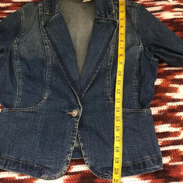 St. John Collection Y2K Dark Navy denim jean blazer jacket one button pockets long sleeve #preppy #grunge #goth dark academia #steampunk office siren core #2000s Size S-Measurement in pics - Image 8