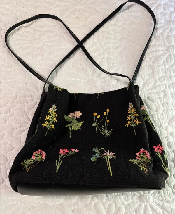 Women’s black floral embroidered bag - Image 2