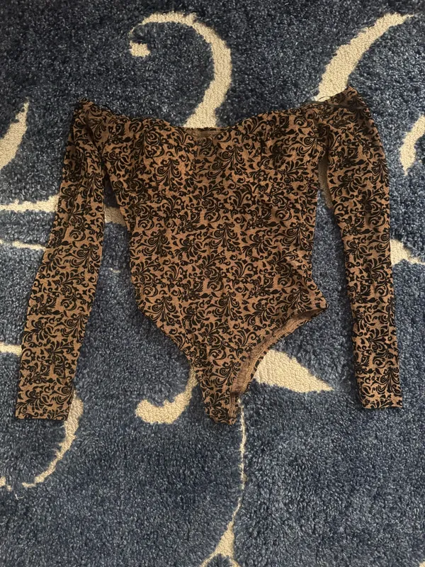 Taupe and Black Windsor off the shoulder long sleeve bodysuit - Image 2