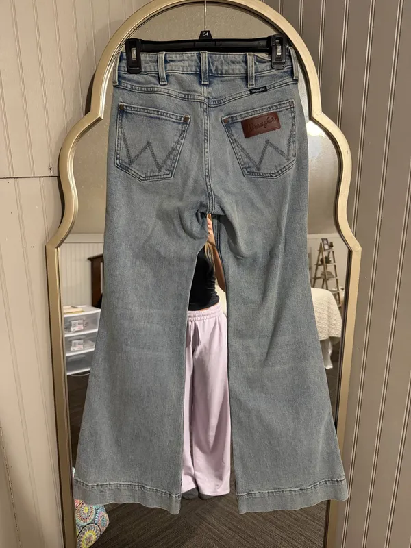 Wrangler Women’s Retro Blue Jeans - Image 2