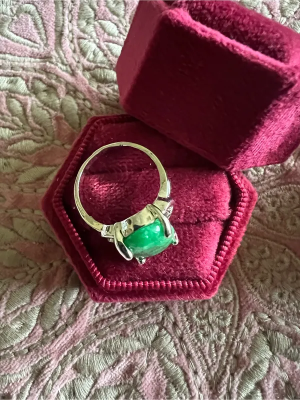 Women’s Gorgeous Stainless Steel Silver with Gemstone Design Size 6 - Image 2