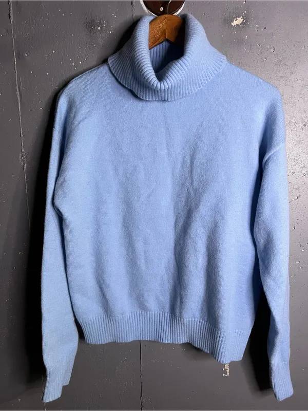 EDIKTED Isabelle Oversize Turtleneck Sweater in Light Blue. Size XS/S - Image 3