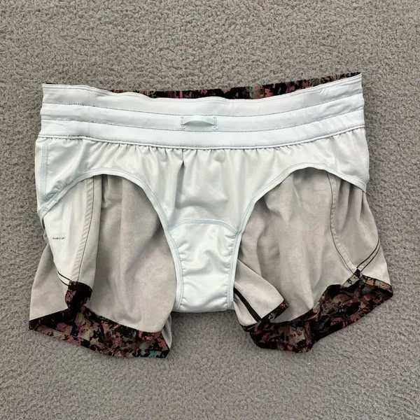Lululemon Tracker Shorts Low Rise 4" Stencil Blossom Athletic Gym Women's 12 - Image 3