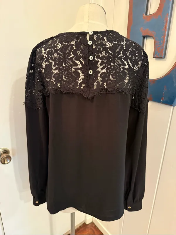 Lulu's Black Lace Yoke Long Sleeve Blouse Sz M with button cuff - Image 2