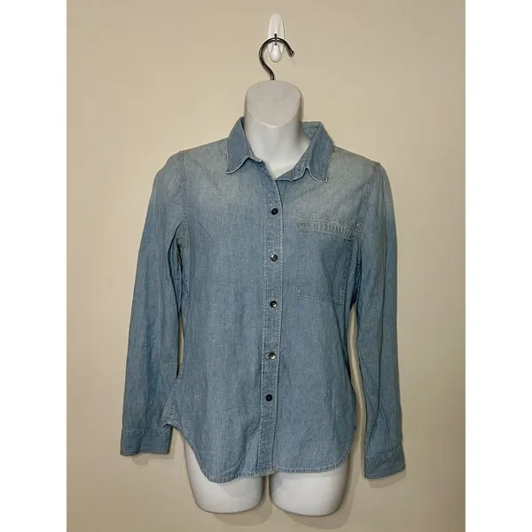Madewell Light Wash Denim Chambray Button Down Size XS EUC!! - Image 2