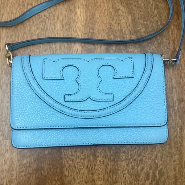 Tory Burch All-T Combo Large Embossed Blue Crossbody Leather bag EUC - Image 2