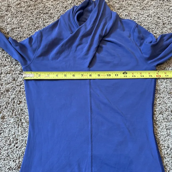 Lululemon Ethereal Long Sleeve Top Gatsby Blue Size 2 Or 4 NULU Fabric - Image 4