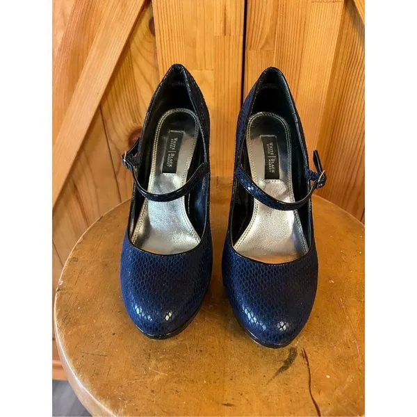 White House Black Market Bailey Blue Heels Size 6M - Image 2